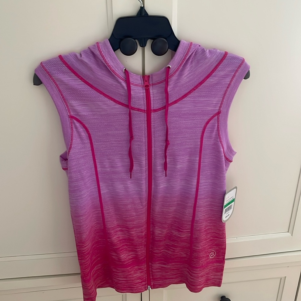 NWT be inspired hooded vest Size L Magenta Ombré